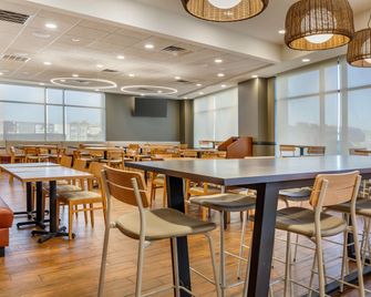 Drury Inn & Suites St. Louis Southwest - סנט לואיס - מסעדה