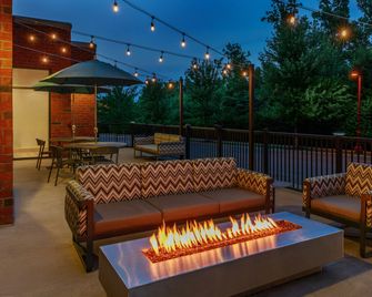 Hampton Inn & Suites by Hilton Cranberry Pittsburgh - Cranberry Township - Gebouw