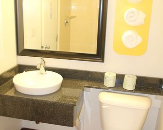 Motel 6 Warwick Ri - Providence Airport - I-95 - Warwick - Bathroom