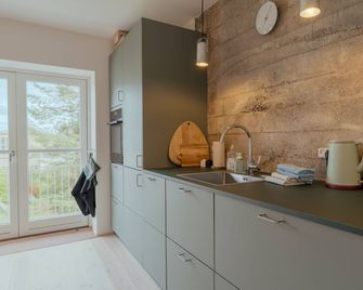 Charming Central Tórshavn Retreat - 2br Apartment - Tórshavn - Køkken