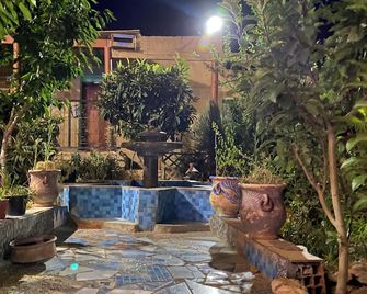 Palacio Zaouit Sidi Hamza - Midelt - Piscina