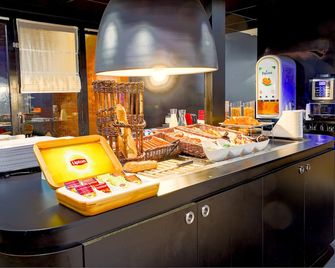 Hotel Rbx - Roubaix Centre - Robaais - Buffet
