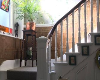 Annes House - Hastings - Aufgang