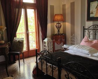 Hotel Mignon - Miramare - Bedroom