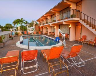 Sea Cliff Motel - Lauderdale-by-the-Sea - Pool