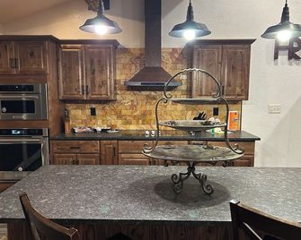 Spacious 5-bedroom house in lovely Ponce de Leon with AC - Ponce de Leon - Cocina