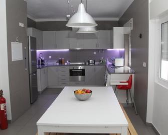 Stayinn City - Évora - Evora - Kitchen