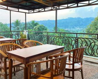 New Ayuda Puncak Hotel - Bogor - Balcón