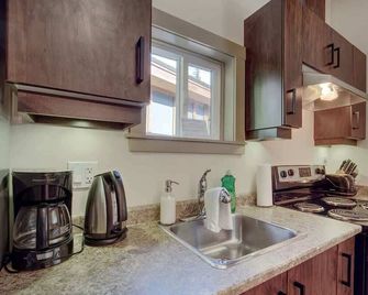 A slice of paradise with Hot Tub - Pet Friendly - Port Renfrew - Küche