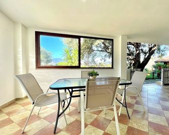 Panorama Apartment - Cardedu - Comedor
