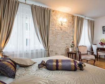 Priska Heritage Rooms - Split - Living room