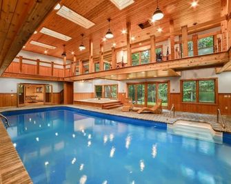 Rock Run Retreat | Indoor Pool & Basketball Court - Tyler Hill - Piscina