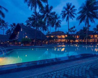 Ranweli Holiday Village - Negombo - Pool