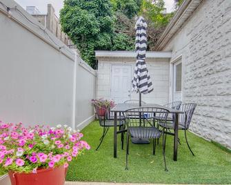 4 bedroom, 2 bath, King Beds, Outdoor Space, Grill, Parking, Near Prospect Park - Brooklyn - Patio