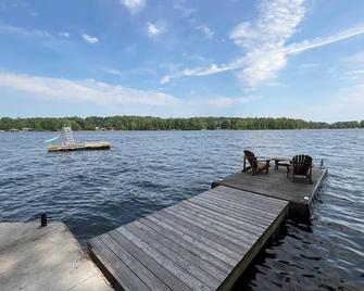 Year Round Lakefront Property On Beautiful Charleston Lake - Delta