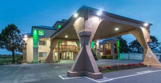 Quality Inn and Suites Crescent City Redwood Coast - Crescent City