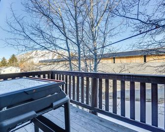 Jackson Condo with Fireplace Less Than Half Mi to Snow King! - Jackson - Balcón