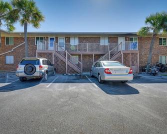 Okaloosa Island Condo Near Boardwalk and Beach! - Fort Walton Beach - Building