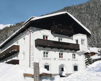 Studio in Ischgl in a beautiful setting - Ischgl - Building
