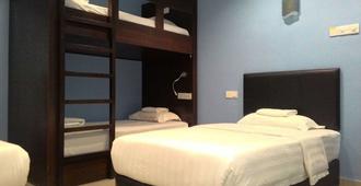 Sri Packers Hotel - Sepang - Kamar Tidur