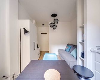 Lovely studio in Chartrons with terrace - Bordeaux - Living room