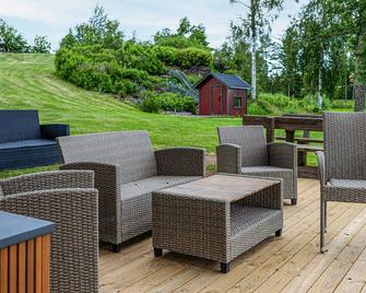 1 Bedroom Amazing Apartment In Vetlanda - Vetlanda - Патіо