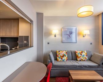 Aparthotel Adagio Liverpool City Centre - Liverpool - Makuuhuone