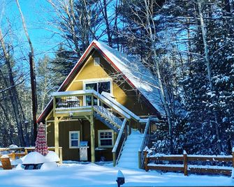 Cozy chalet in adorable Keene with AC, WiFi - Keene - Building