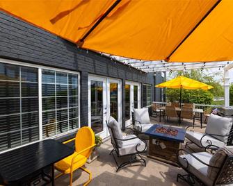Harbor Town Inn, BW Signature Collection - Manitowoc - Innenhof