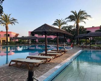 Villaggio Punta Grossa - Punta Prosciutto - Piscina