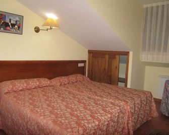 Apartamentos la Higar - Garaña - Bedroom
