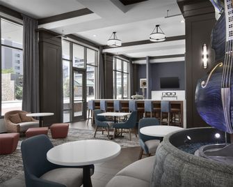 Hampton Inn & Suites Austin @ The University/Capitol - Austin - Salon