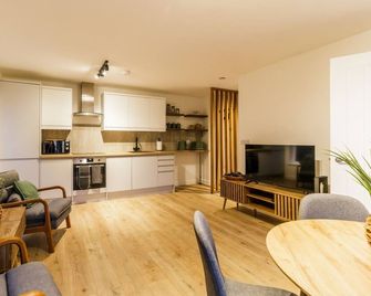 2 Bedroom Modern Home in Glasshoughton - Castleford