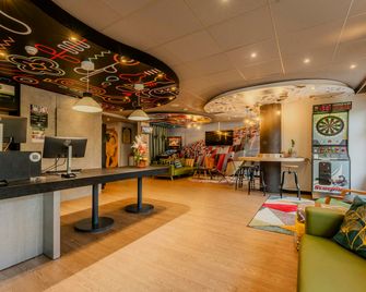 B&B HOTEL Lille Villeneuve d'Ascq Grand Stade - Villeneuve-d'Ascq - Reception