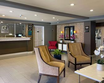 Quality Inn Ontario Airport Convention Center - אונטריו - דלפק קבלה