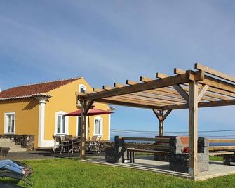 Casa das Lajes by Ponta Negra Azores - Lajes - شرفة مرصوفة
