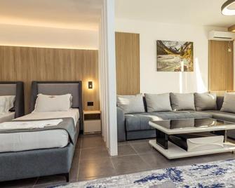 Continental Hotel - Ulcinj - Sala de estar