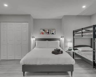 Open Space Home for Family, Groups with Privat Pool - Garland - Bedroom