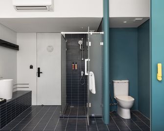 GO Hotel Si Racha at Central Si Racha - Si Racha - Bathroom