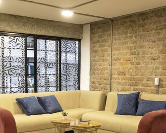 Ventiuna Hotel & Hostel - פריירה - טרקלין