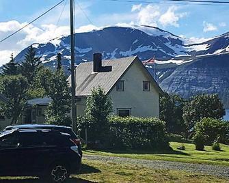 6 person holiday home in Svensby - Svensby - Edificio