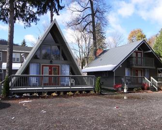 Edelweiss Ski Lodge - Ellicottville - Building