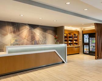 SpringHill Suites by Marriott Fargo - Fargo - Front desk