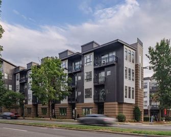 1 Bedroom Studio Townhouse in Uptown Charlotte - שרלוט - בניין