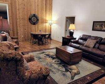 Woodlands Chalet: Forest, Luxury, Parking, Bedrooms W/ Ensuite Bathrooms, Clean - Cloudcroft - Sala de estar