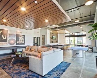 Business Traveller Friendly W/ Free Wifi | Menlo Park By Gls - Menlo Park - Living room