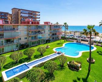 Beachfront seaview apartment in Los Boliches by Costarentals - Ref 141 - Fuengirola - Piscina