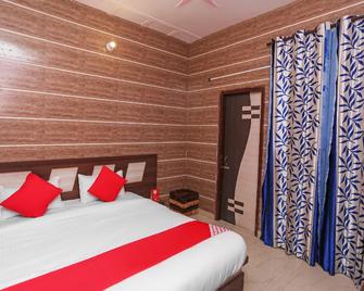 Hotel O Owish - Rohtak - Bedroom