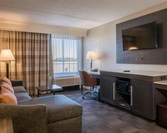 Hampton Inn Carlstadt-At The Meadowlands - Carlstadt - Wohnzimmer