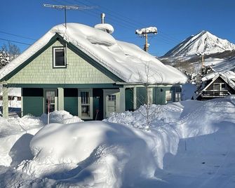 Charming Downtown CB Home with Amazing Access - Crested Butte - Building